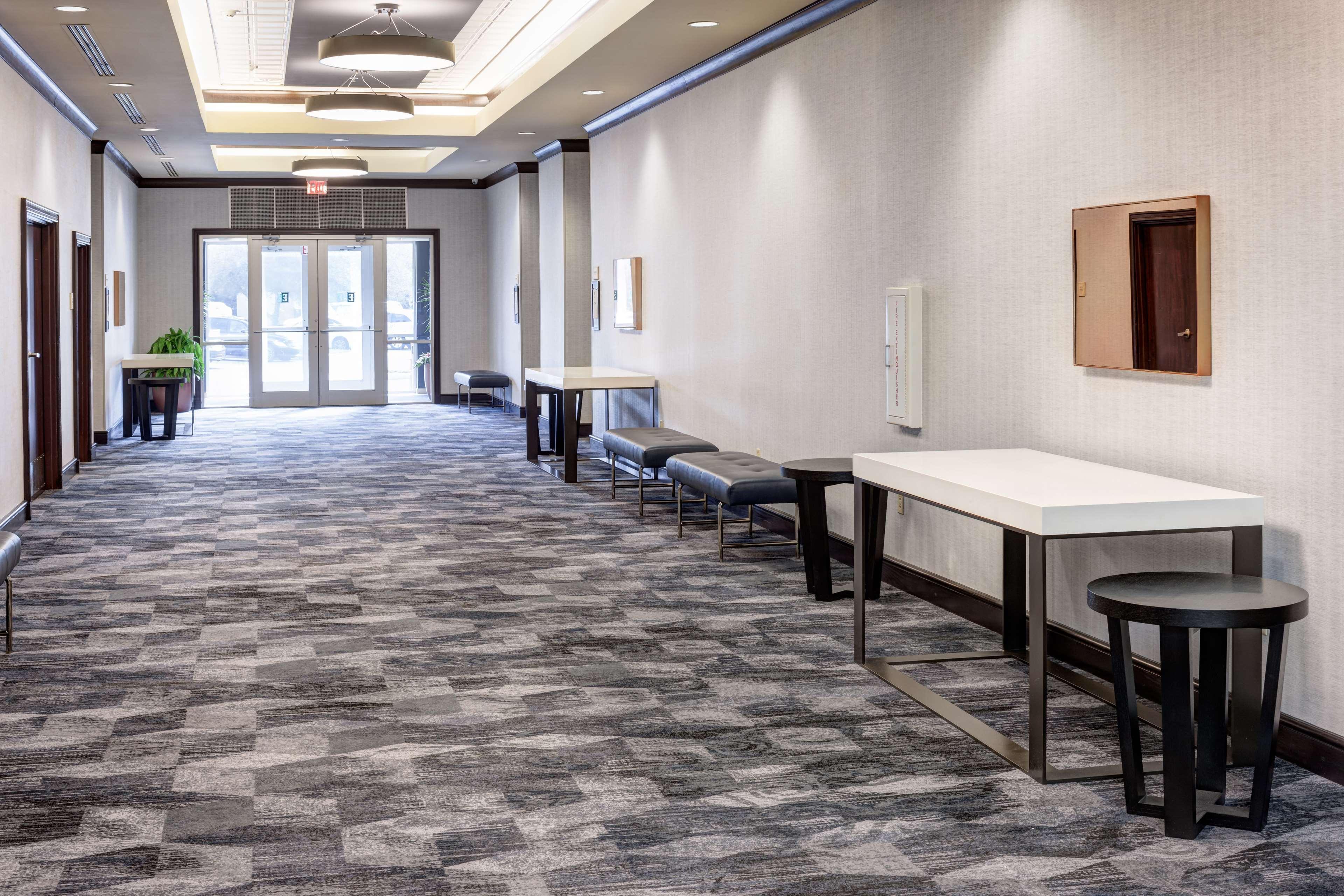 Embassy Suites By Hilton Tampa Brandon Exterior photo