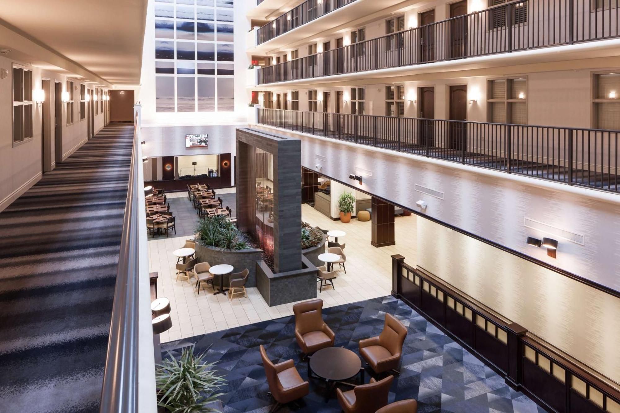 Embassy Suites By Hilton Tampa Brandon Exterior photo