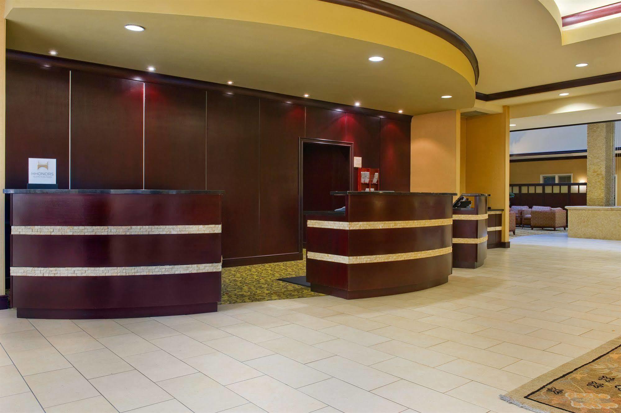 Embassy Suites By Hilton Tampa Brandon Exterior photo
